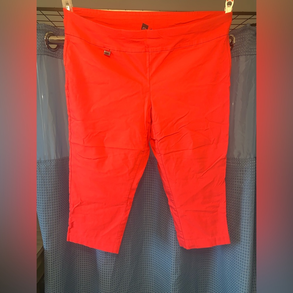 Alfani Capris, coral colored